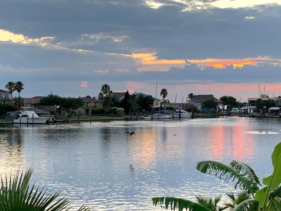 Paradise Lagoon*Bayhouse Fishing*Beach*Dogfriendly Galveston Bagian luar foto